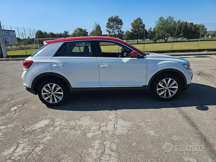 Volkswagen T-Roc 2018 photo 2
