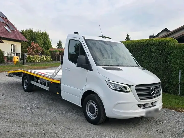 Mercedes-Benz Sprinter 907