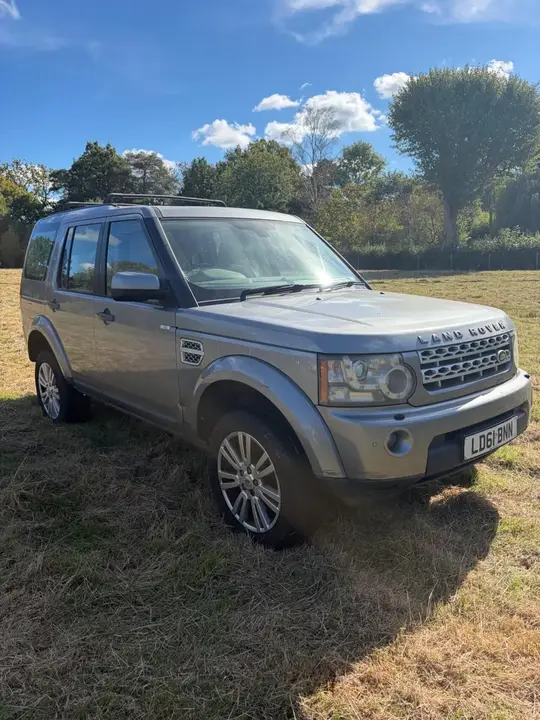 Land Rover Discovery 4 2011 photo 2