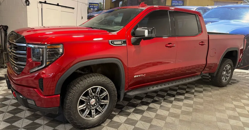 GMC Sierra 1500 2025 photo 2