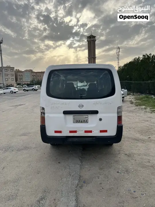 Nissan Urvan 2010 photo 3