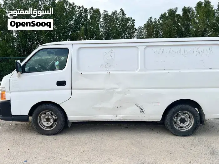 Nissan Urvan 2010 photo 4