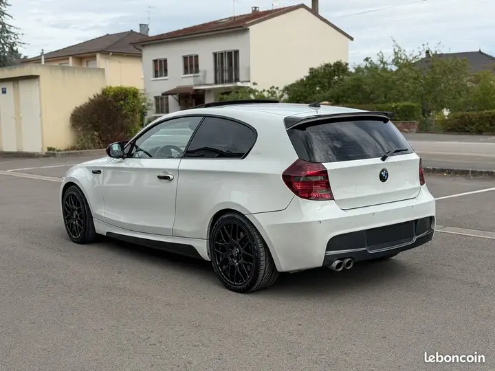 BMW 1 Series 2011 photo 2