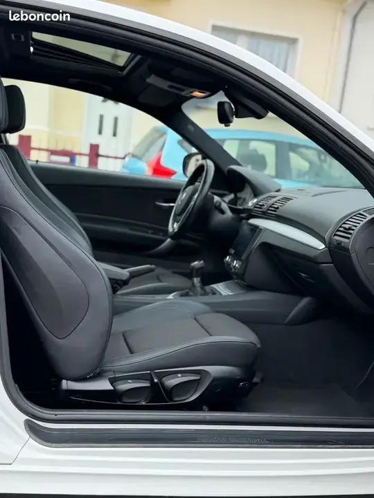 BMW 1 Series 2011 photo 3