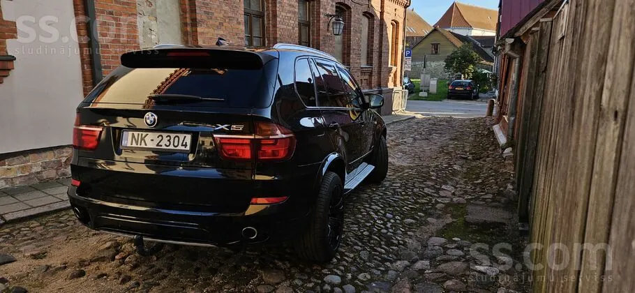 BMW X5 2012 photo 2