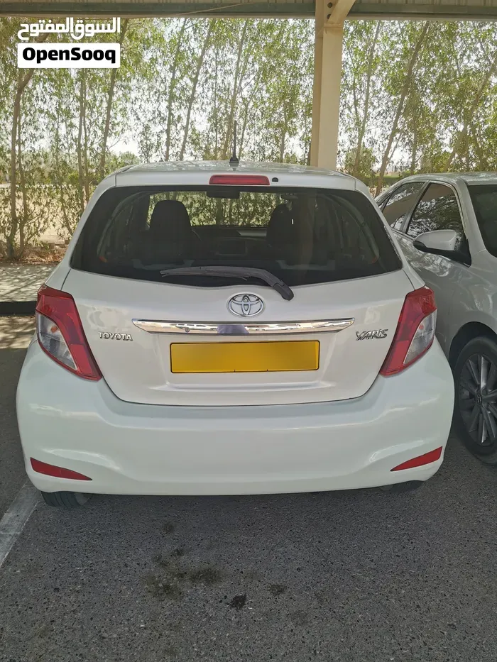 Toyota Yaris 2013 photo 2