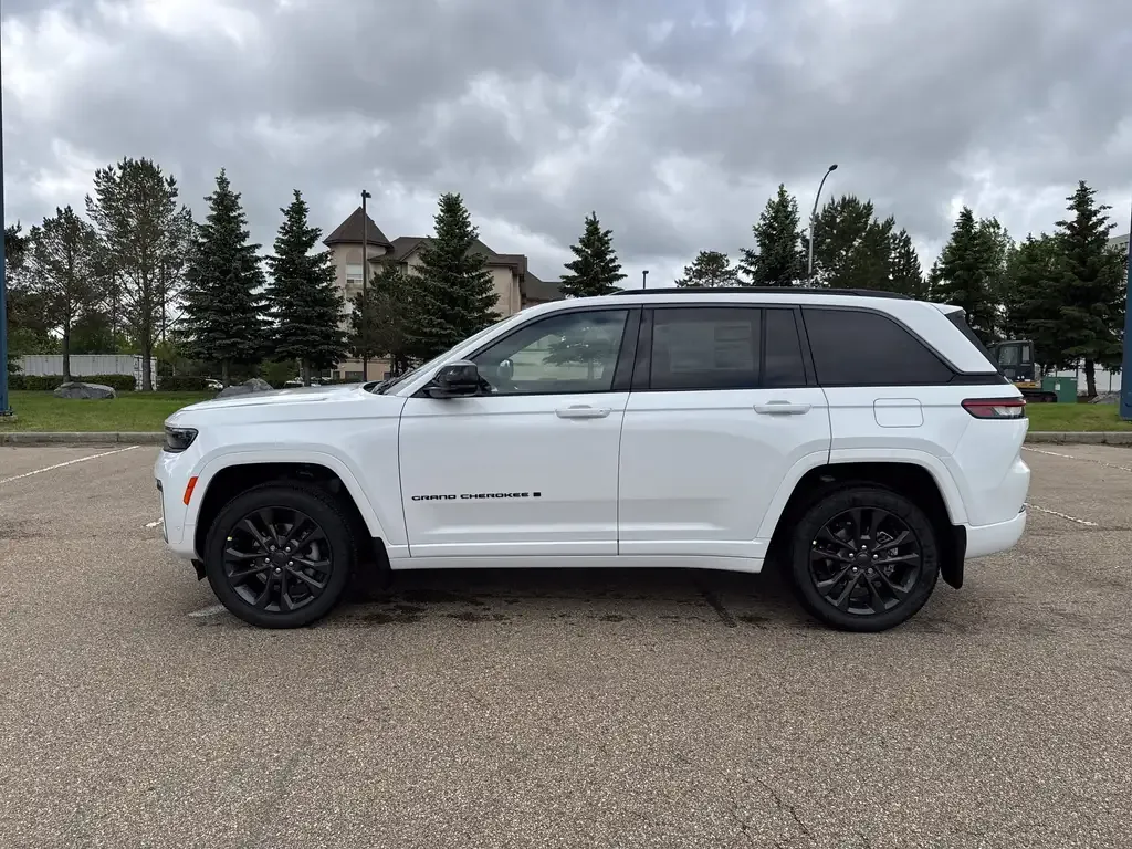 Jeep Grand Cherokee 2026 photo 4