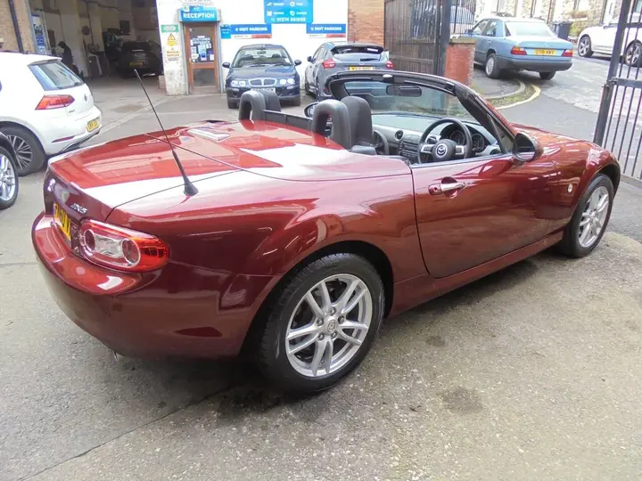 Mazda Mx-5 2010 photo 4