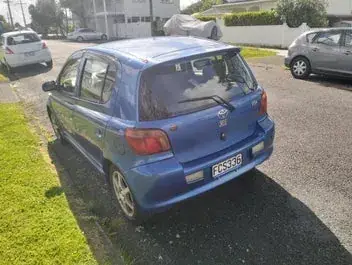 Toyota Vitz 2000 photo 5
