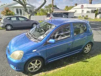 Toyota Vitz 2000 photo 4