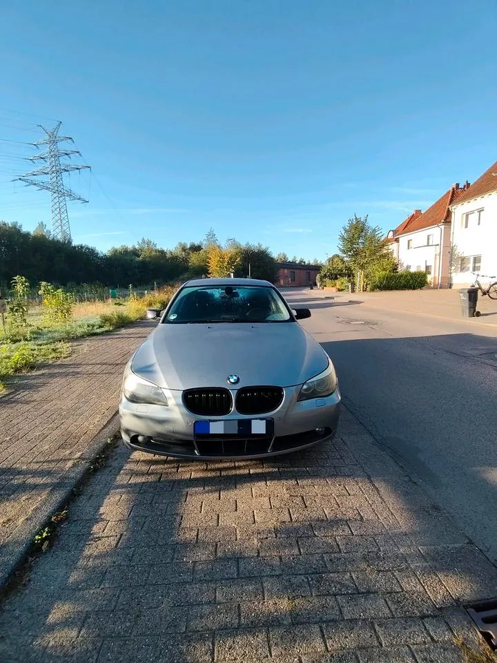 BMW 523I