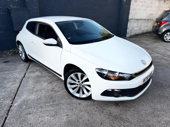 Volkswagen Scirocco 2010 photo 2