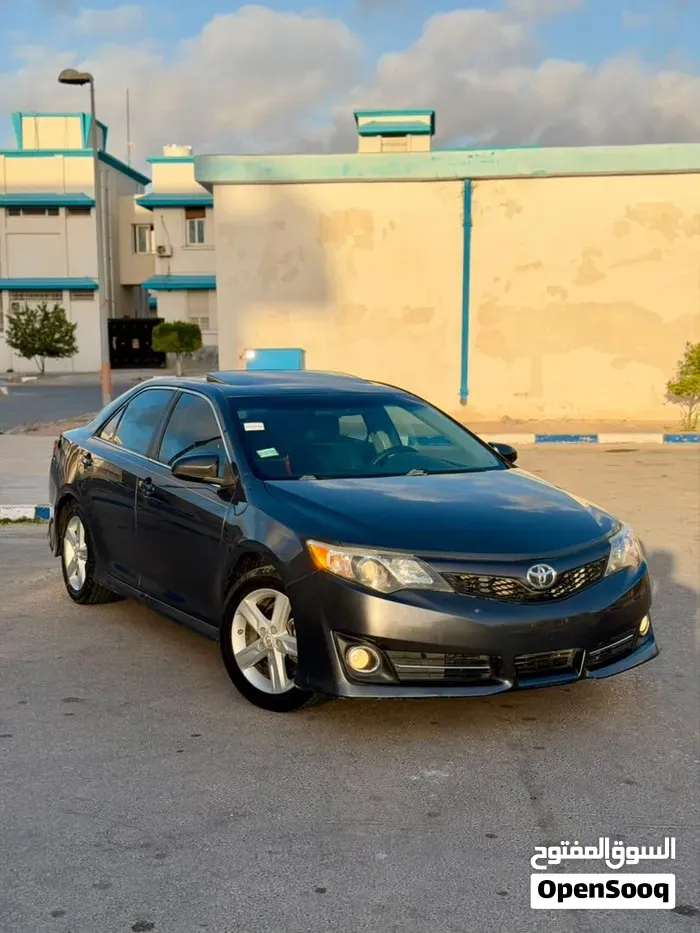 Toyota Camry 2014 photo 2