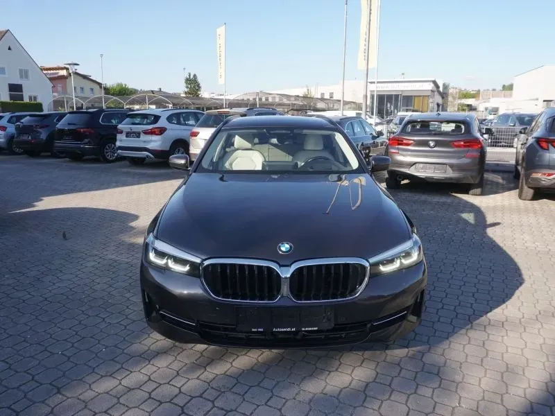 BMW 5 Series 2022 photo 2