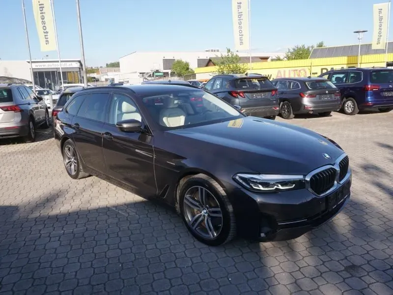 BMW 5 Series 2022 photo 3