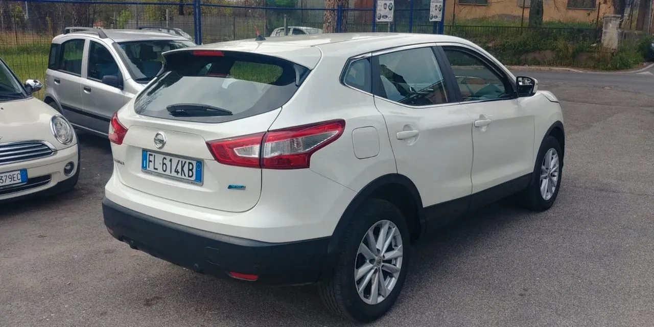Nissan Qashqai 2015 photo 2