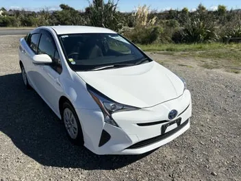 Toyota Prius 2018 photo 2