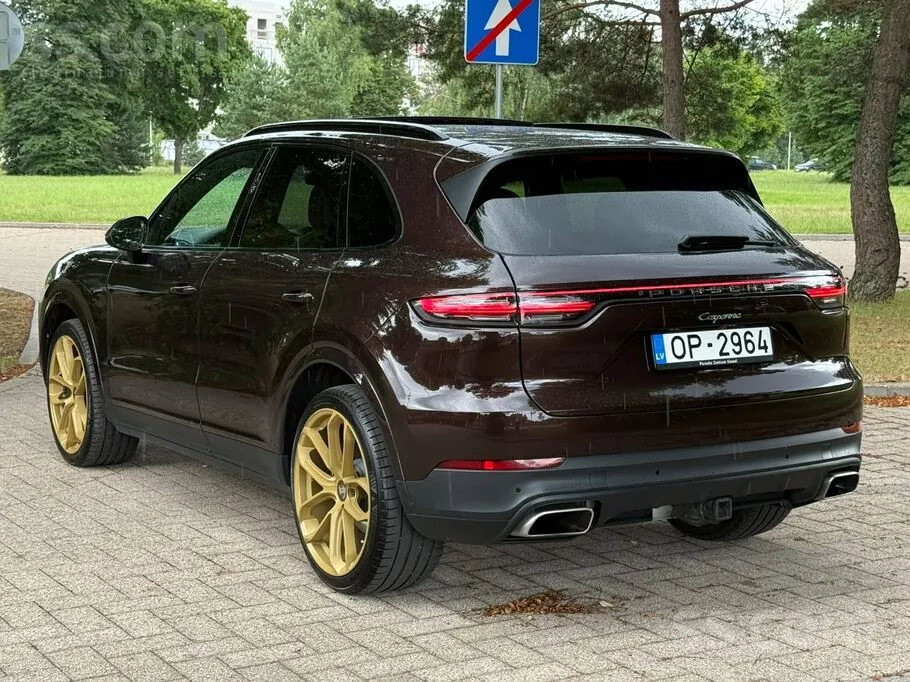 Porsche Cayenne 2021 photo 2