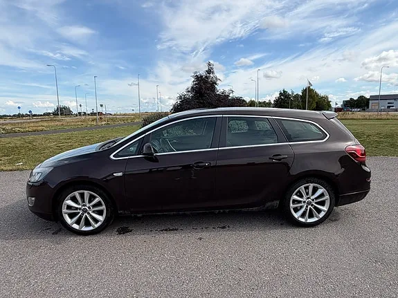 Opel Astra 2012 photo 3