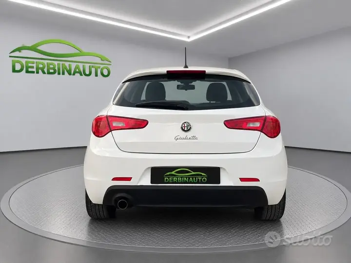 Alfa Romeo Giulietta 2011 photo 3