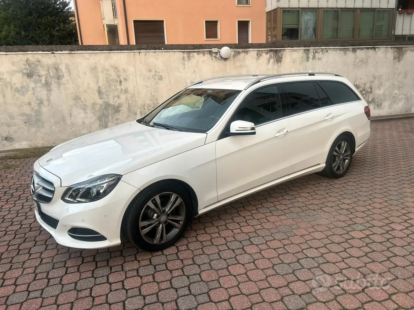 Mercedes-Benz E-Class 2015 photo 2