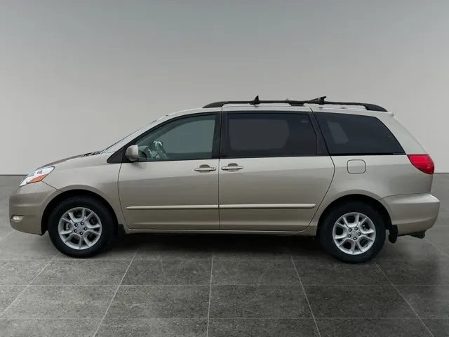 Toyota Sienna 2006 photo 2