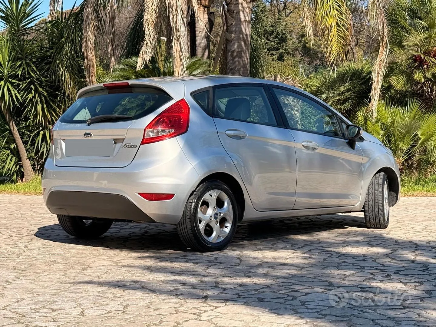 Ford Fiesta 2011 photo 3