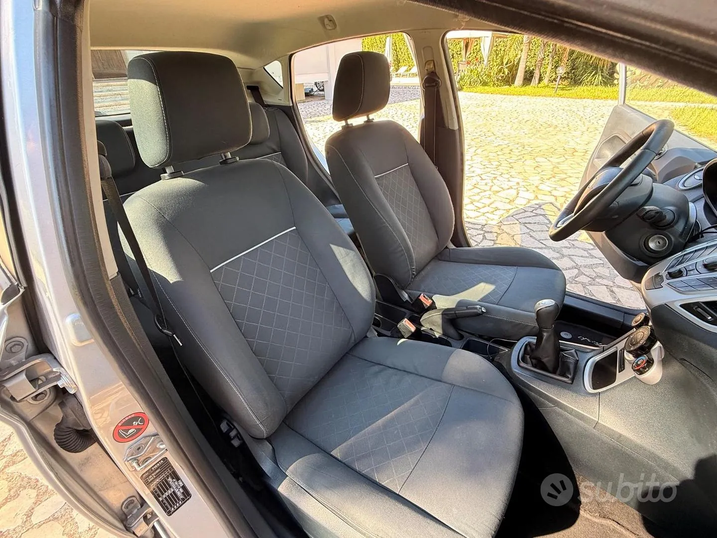 Ford Fiesta 2011 photo 5