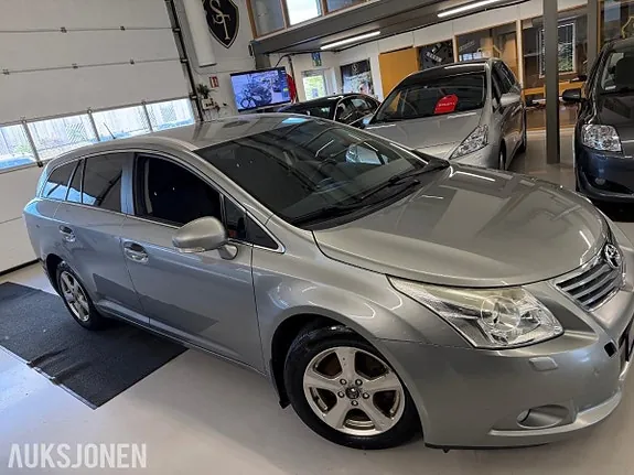 Toyota Avensis 2012 photo 3