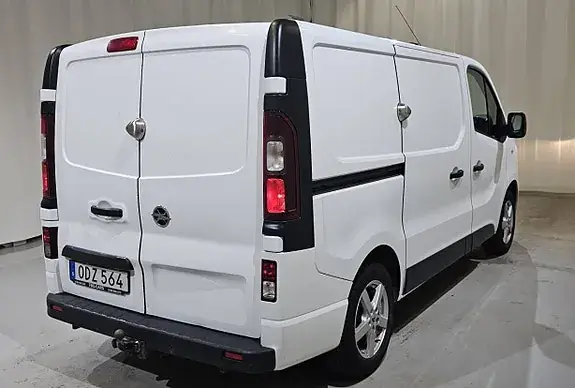 Opel Vivaro 2016 photo 2