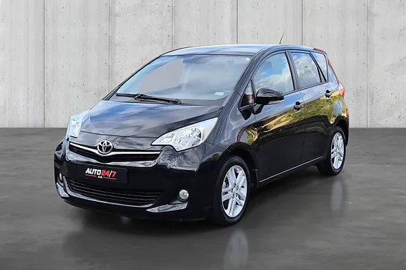 Toyota Verso-S 2012 photo 5