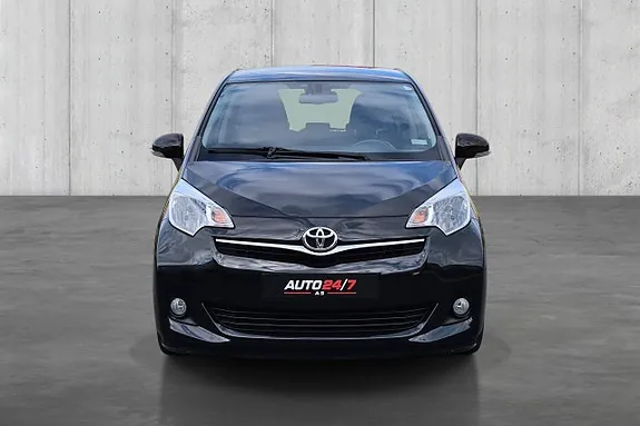Toyota Verso-S 2012 photo 3