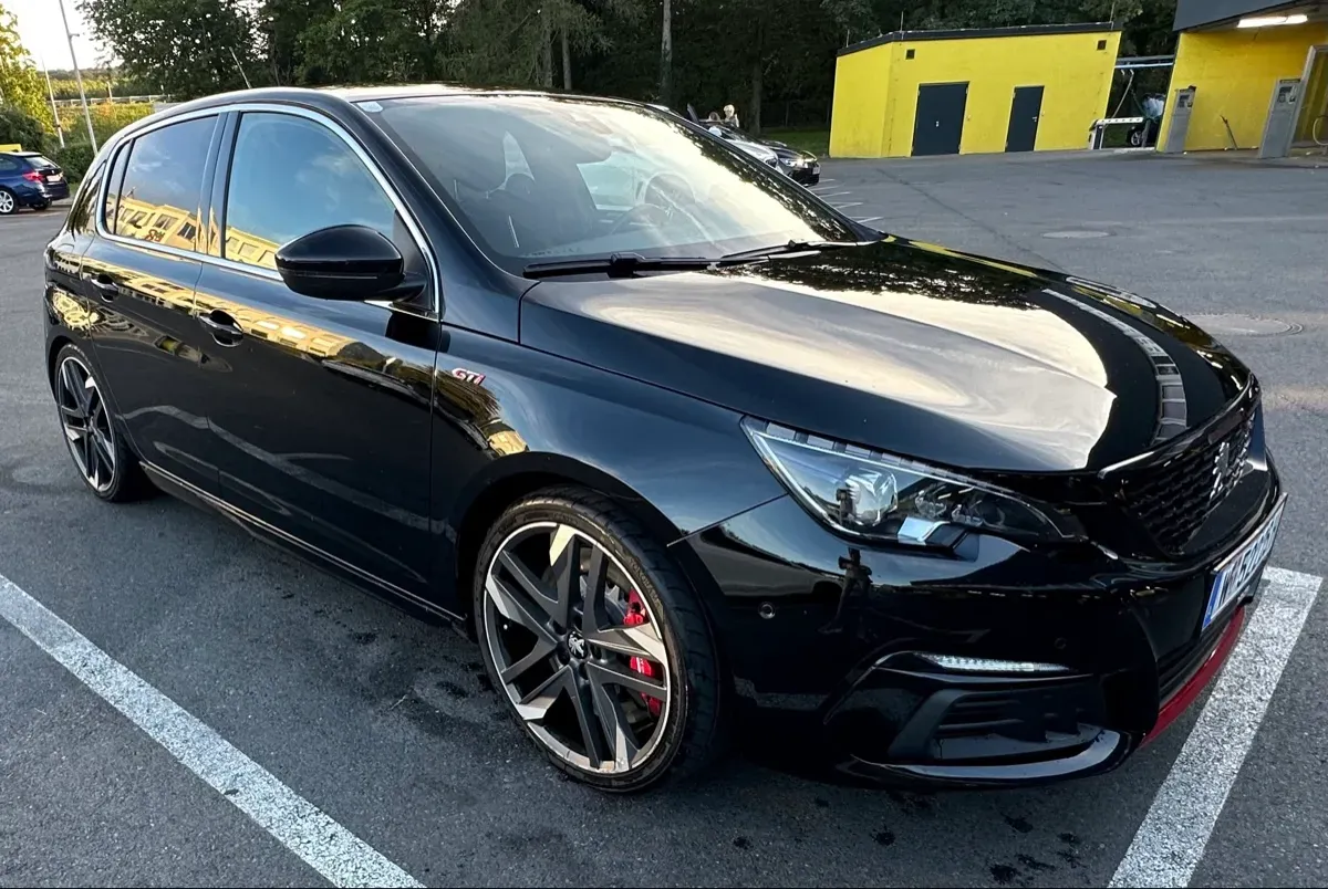Peugeot 308 2019 photo 2