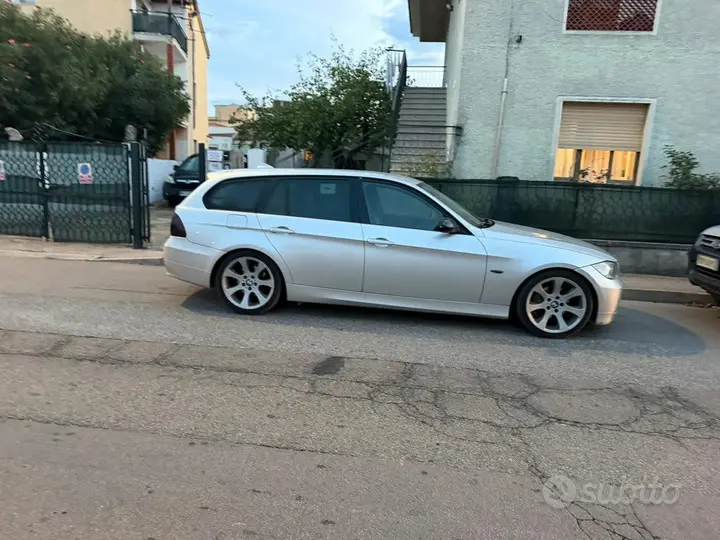 BMW 320D 2006 photo 2
