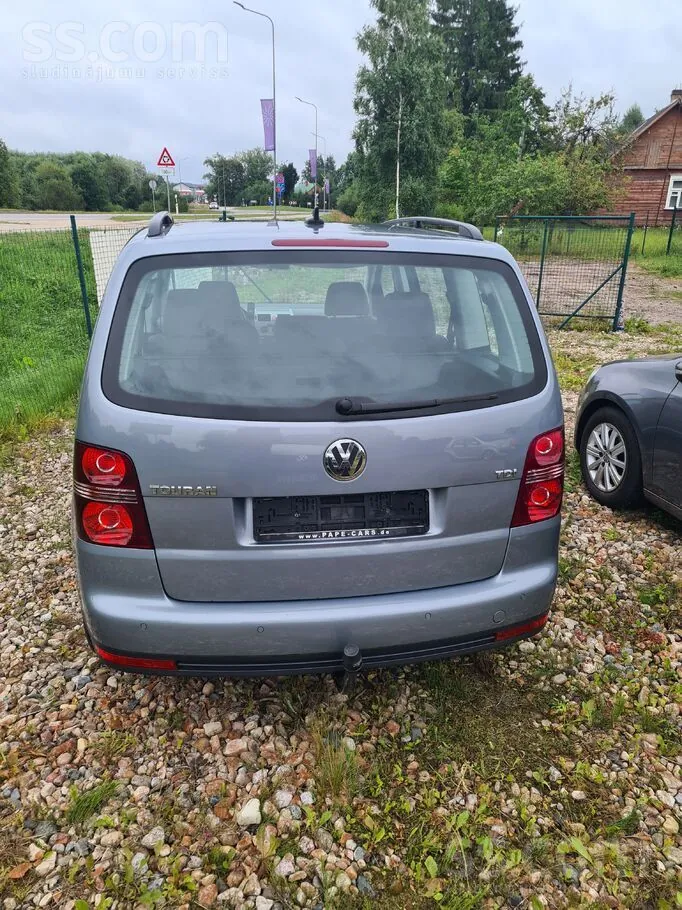 Volkswagen Touran 2008 photo 4