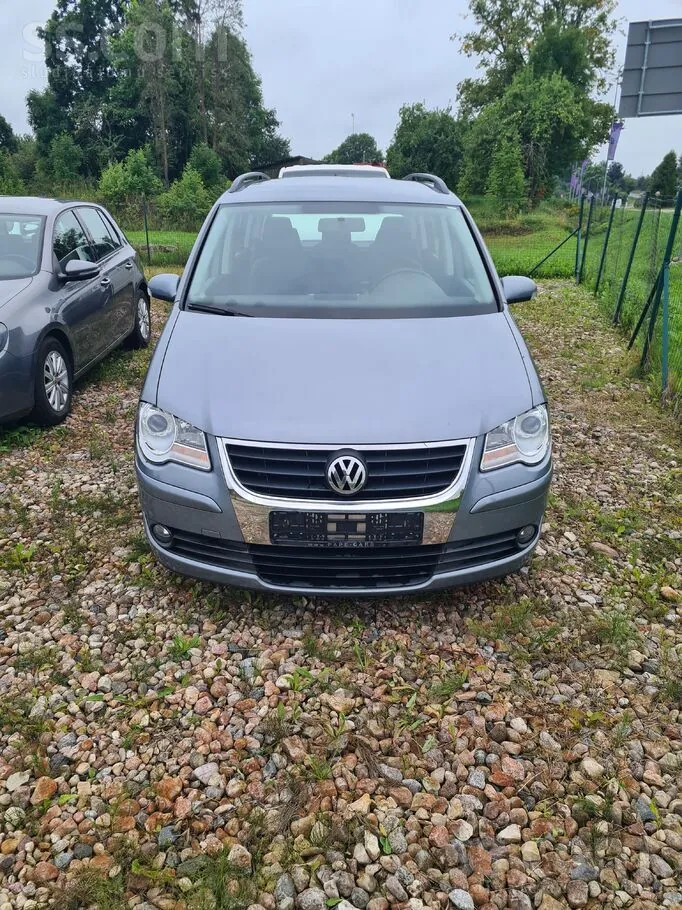 Volkswagen Touran 2008 photo 2