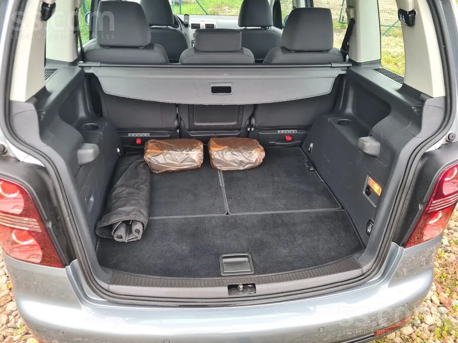 Volkswagen Touran 2008 photo 5