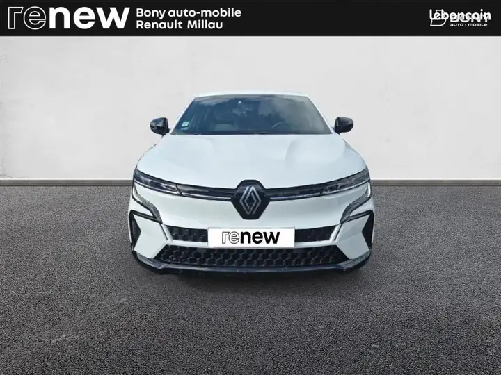 Renault Megane 2023 photo 2