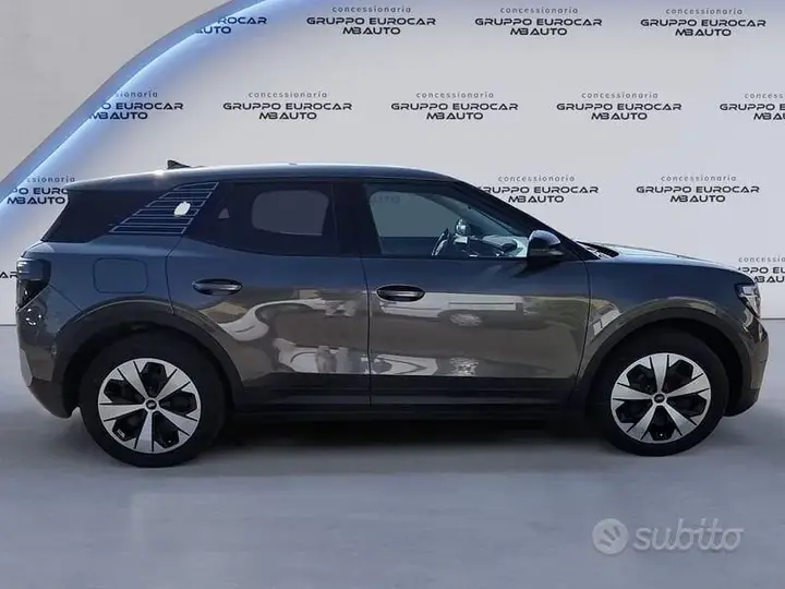 Ford Explorer 2026 photo 3
