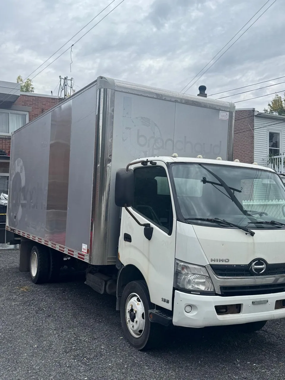 Hino 195
