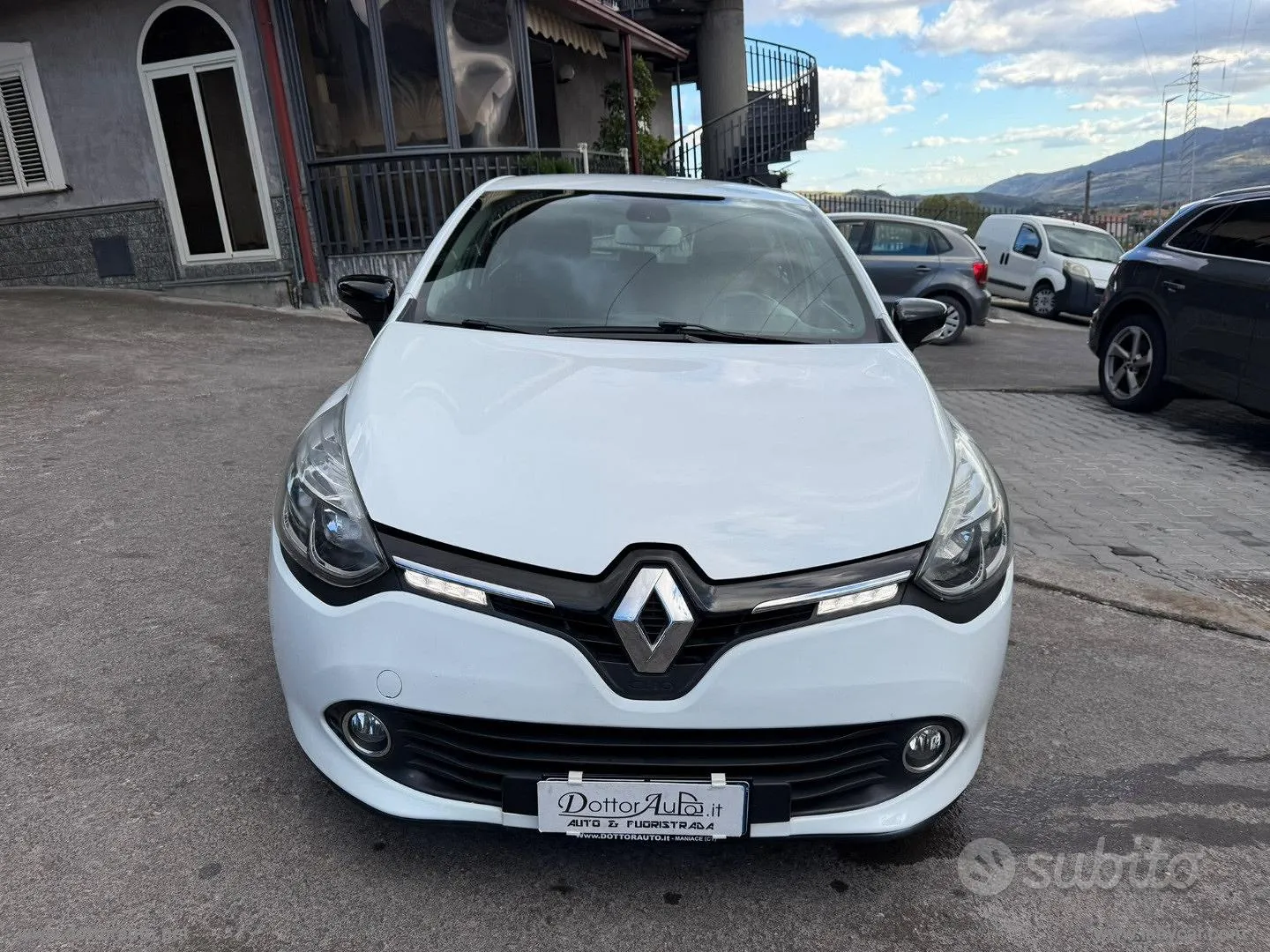 Renault Clio 2016 photo 2