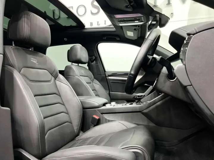 Volkswagen Touareg 2022 photo 2