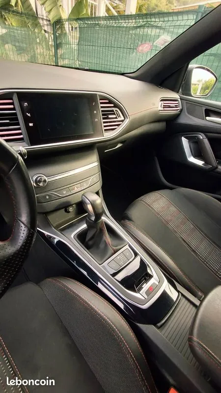 Peugeot 308 2018 photo 3