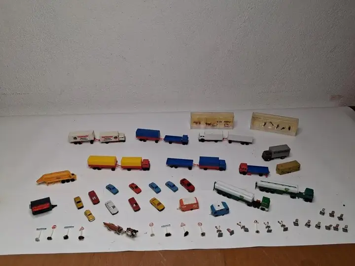 Märklin Mini Club Spur Z Fahrzeuge,Autos,Lkw`S,Preiser Figuren