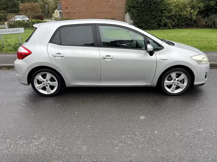 Toyota Auris 2011 photo 4