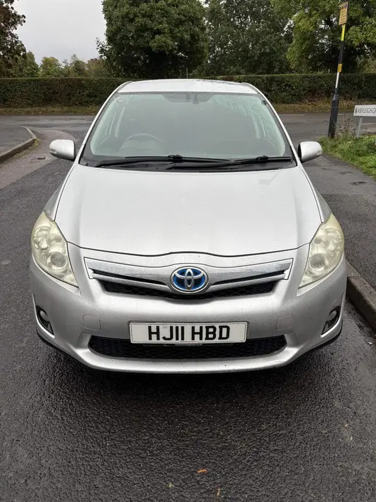 Toyota Auris 2011 photo 2