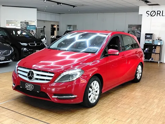 Mercedes-Benz 180 2013 photo 2