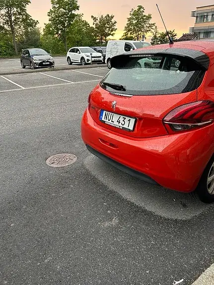 Peugeot 208 2015 photo 2