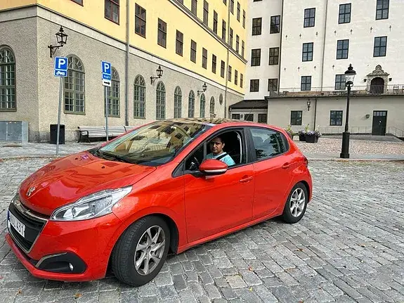 Peugeot 208