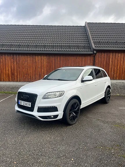 Audi Q7 2011 photo 2